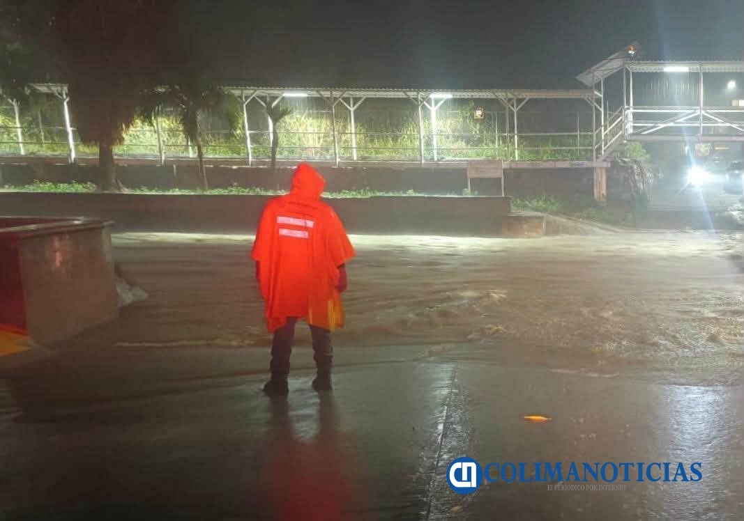 Solo daños materiales dejan lluvias del domingo en Manzanillo (2)