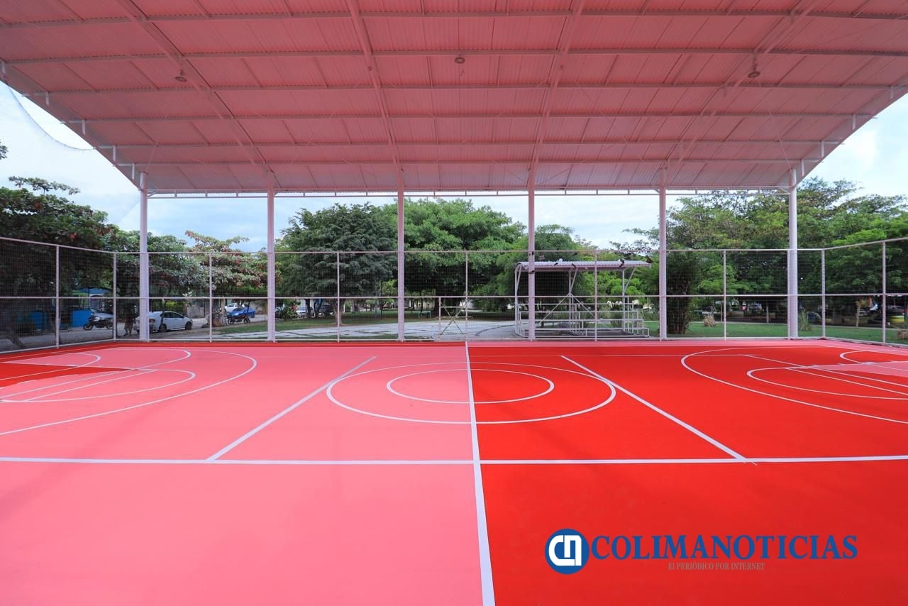 Ayuntamiento de Manzanillo avanza en rehabilitación de cancha deportiva en Marimar I (3)