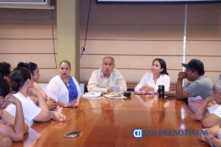 Educación Colima sostiene reunión de trabajo con padres de familia para fortalecer seguridad en los planteles educativos