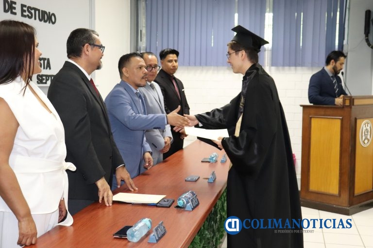 Concluyen 36 estudiantes su formación como ingenieros mecánicos electricistas