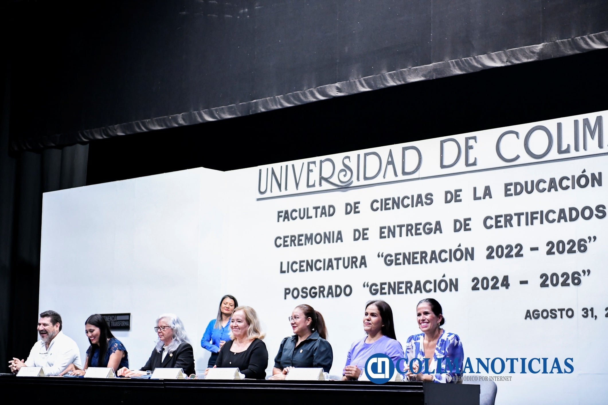 Egresan 113 jóvenes de Ciencias de la Educación_d