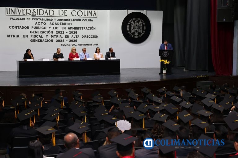 Entrega UdeC 188 certificados a egresados de Contabilidad y Administración
