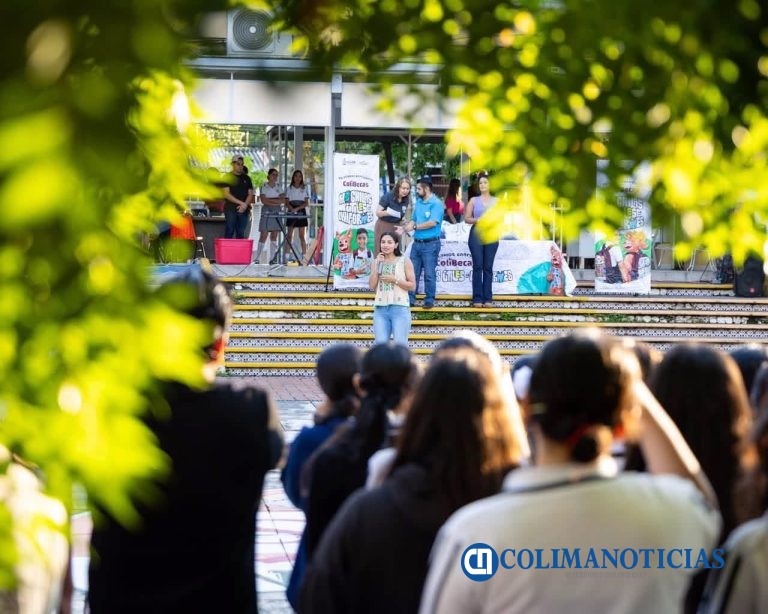 Gobierno de Indira acerca programas ColiBecas a estudiantes de cinco planteles educativos