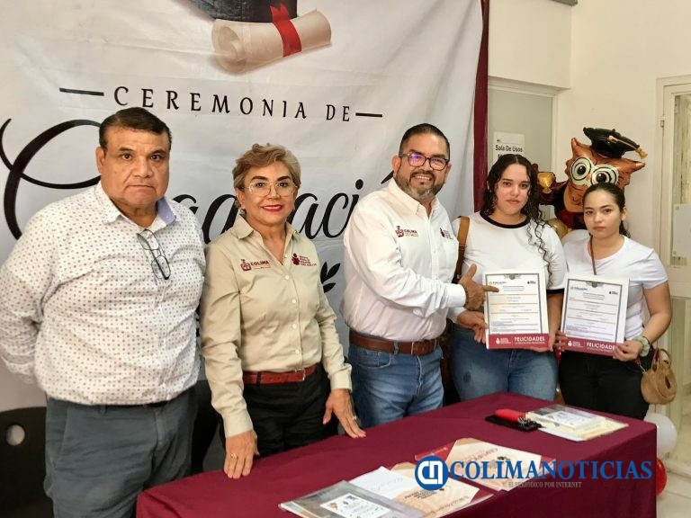 Concluyen 17 personas su educación básica a través del IEEA en la Plaza Comunitaria El Tívoli