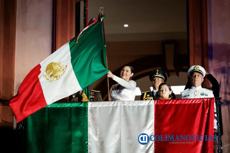 Indira Vizcaíno celebra con miles de colimenses el 216 Aniversario de la Independencia de México