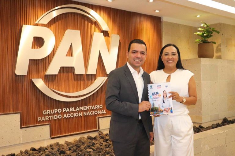 Julia Jiménez rinde cuentas: entrega Informe de Actividades Legislativas a la bancada de Acción Nacional