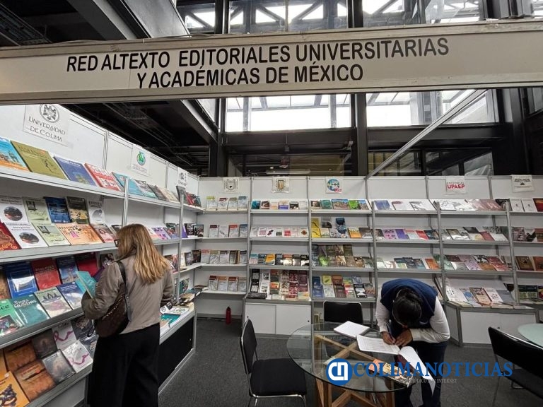 Libros universitarios frente a la IA: UdeC participa en debate editorial en FILUNI 2026