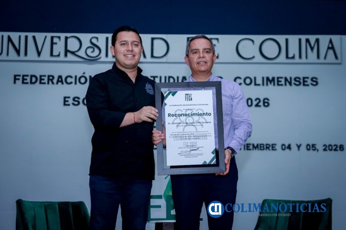 Rector UdeC dicta conferencia sobre liderazgo en Escuela de Cuadros de FEC_e