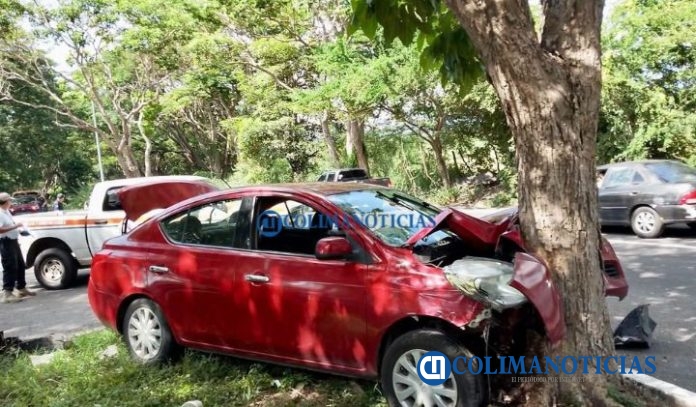 Se registra accidente vehicular en la carretera Comala–Villa de Álvarez