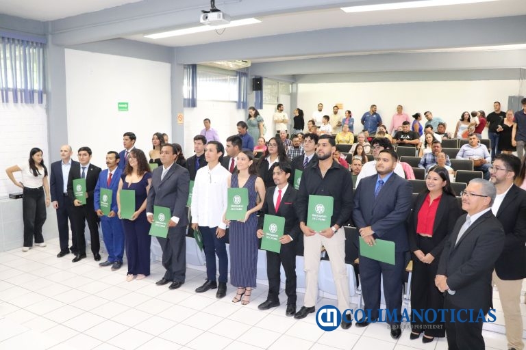 Se titulan 17 egresados de ingeniería de la UdeC mediante diplomado en automatización industrial