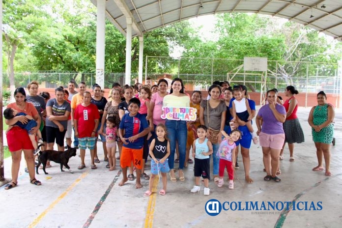Subsejuv Colima entrega cerca de 200 paquetes de hojas para apoyar estudios de jóvenes