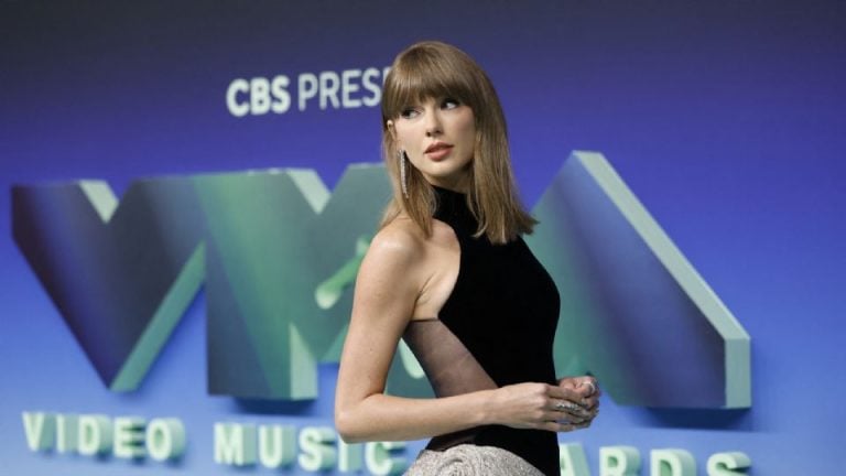 Taylor Swift supera a Beyoncé y se convierte en la artista más premiada en la historia de los MTV VMAs