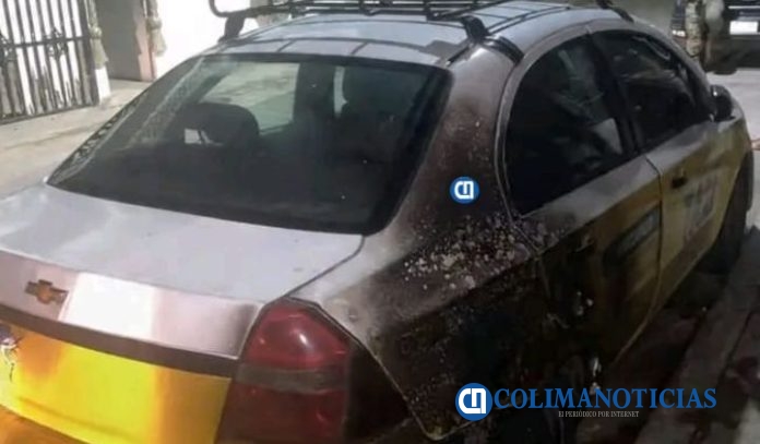 Tiran bomba Molotov a un taxi y una mototaxi estacionadas en calles de Santiago