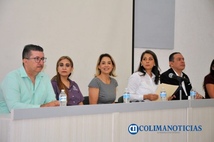 Capacitan a personal administrativo y contable de la UdeC_Priscilia_c