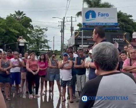 Continúa dialogando y evacuando a Familias con riesgos de inundaciones en Manzanillo