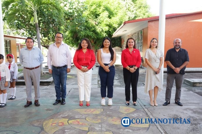 En ceremonia cívica itinerante, Congreso llama a estudiantes a utilizar celulares con medida