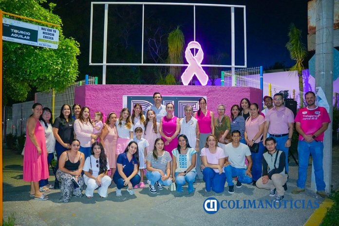 Enciende Tey Lazo Rosa en inicio del mes de la lucha contra el cáncer de mama