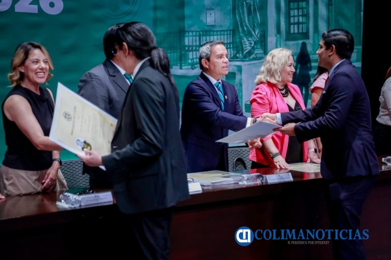 Suma UdeC 2 mil 540 títulos y grados académicos entregados este 2026