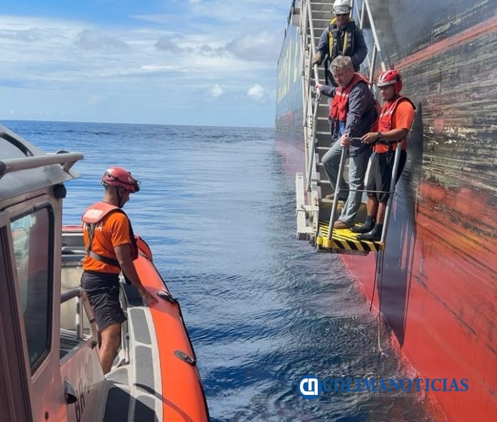 Marina realiza evacuación médica de tripulante a bordo de un buque mercante en Manzanillo, Colima
