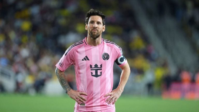Messi se convierte oficialmente en nuevo propietario del Eldense, club de la Segunda División de España