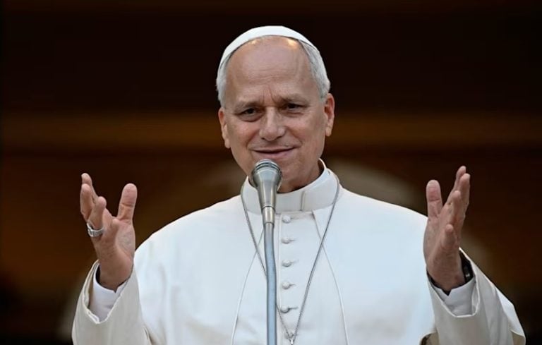 El Vaticano confirmó que la cirugía del Papa León XIV “concluyó con éxito”