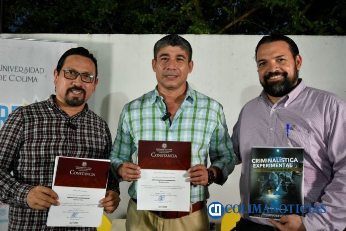 Presenta UdeC libro sobre ciencia y la investigación forense (1)