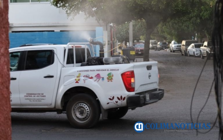 Salud Colima fumiga en cinco municipios y refuerza acciones en zonas afectadas por el huracán ‘Simón’